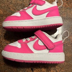 Nike Toddler Sneakers in Pink and White